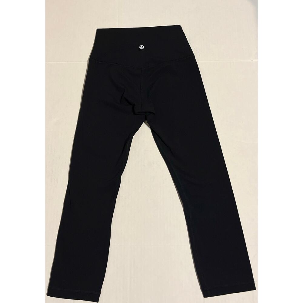Lululemon High Rise Crop Leggings Black 21" Athleisure Athletic Yoga Size 4 / XS
